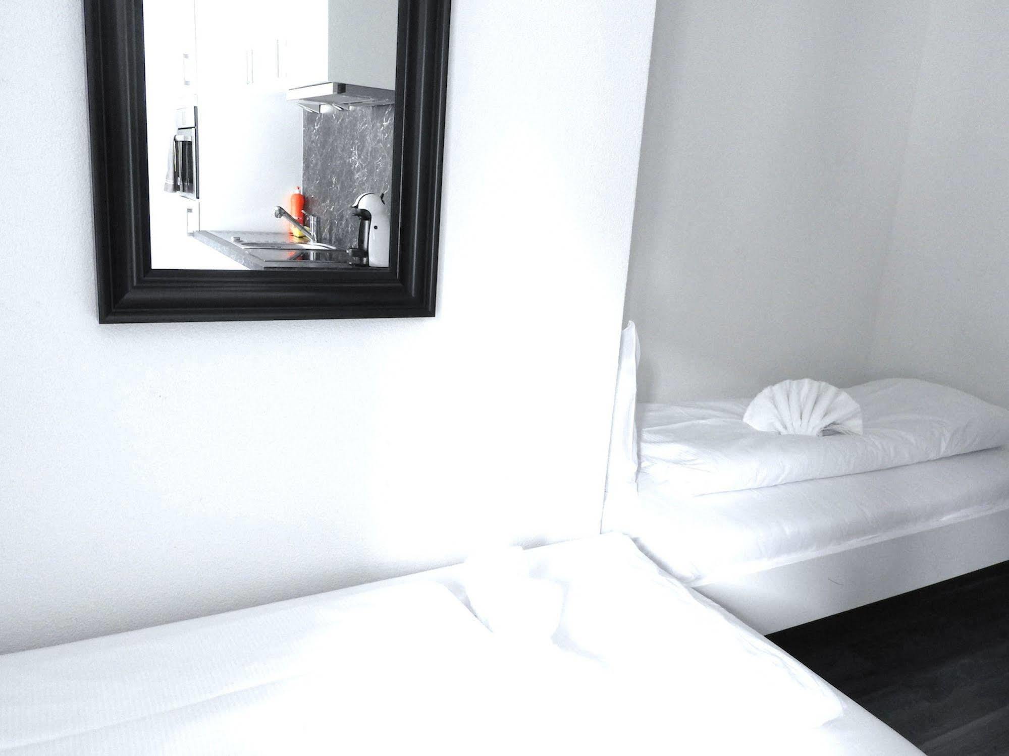 Inside Five 3*